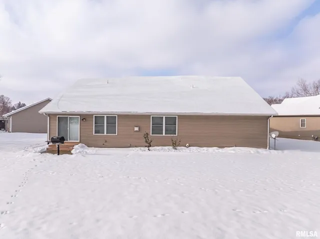 $395,000 | 6112 34th Ave A Court, Moline, IL 61265