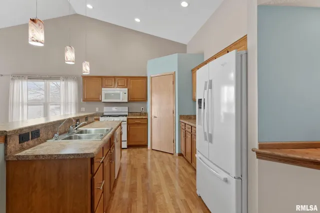 $395,000 | 6112 34th Ave A Court, Moline, IL 61265