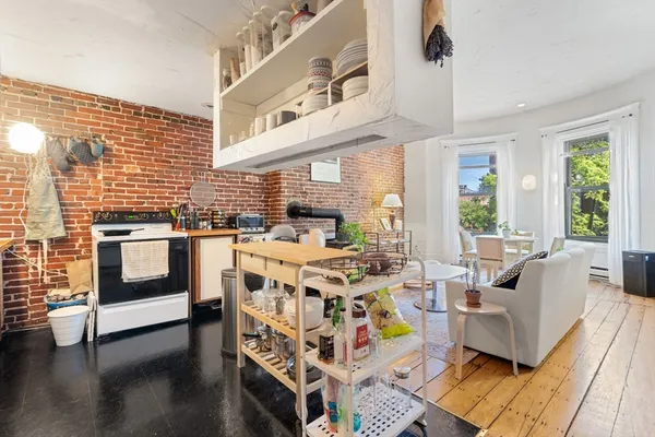 $4,300 | 50 Union Park, Unit 3, Boston, MA 02118