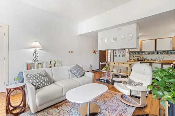 $4,300 | 50 Union Park, Unit 3, Boston, MA 02118
