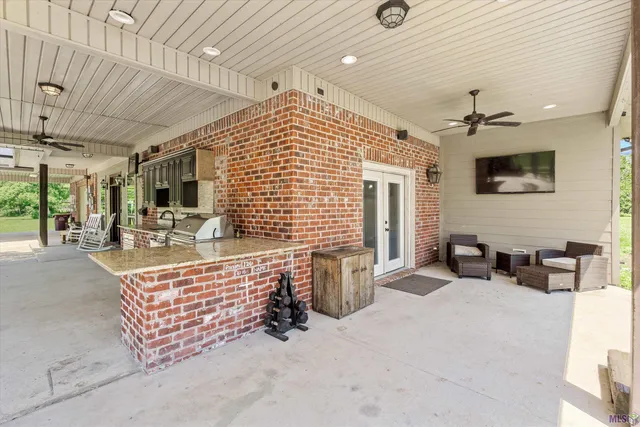 $644,900 | 9365 Highway 936, St. Amant, LA 70774