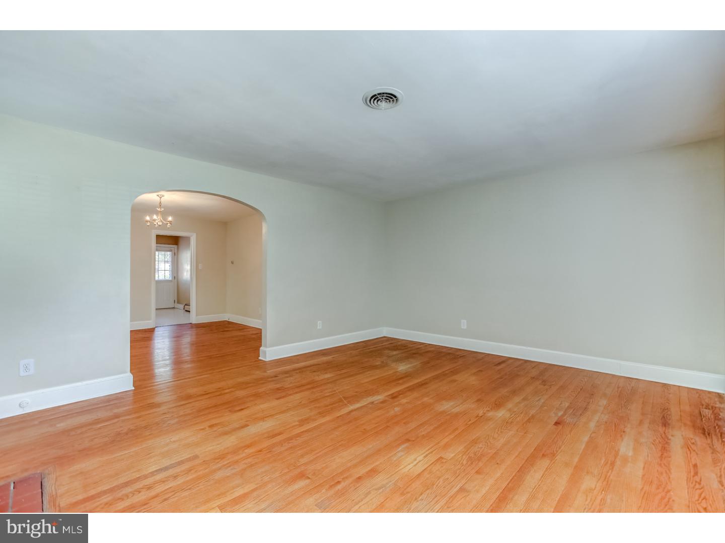 515 Richards Road Kennett Square, PA 19348 - Photo 8 of 25 Living Room