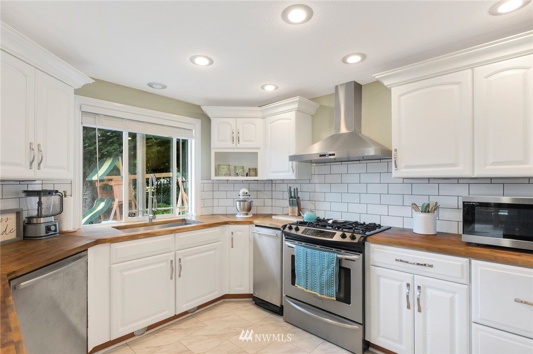 810 North Waugh Road Mount Vernon, WA 98273 - Photo 11 of 40 Gallery Image 11