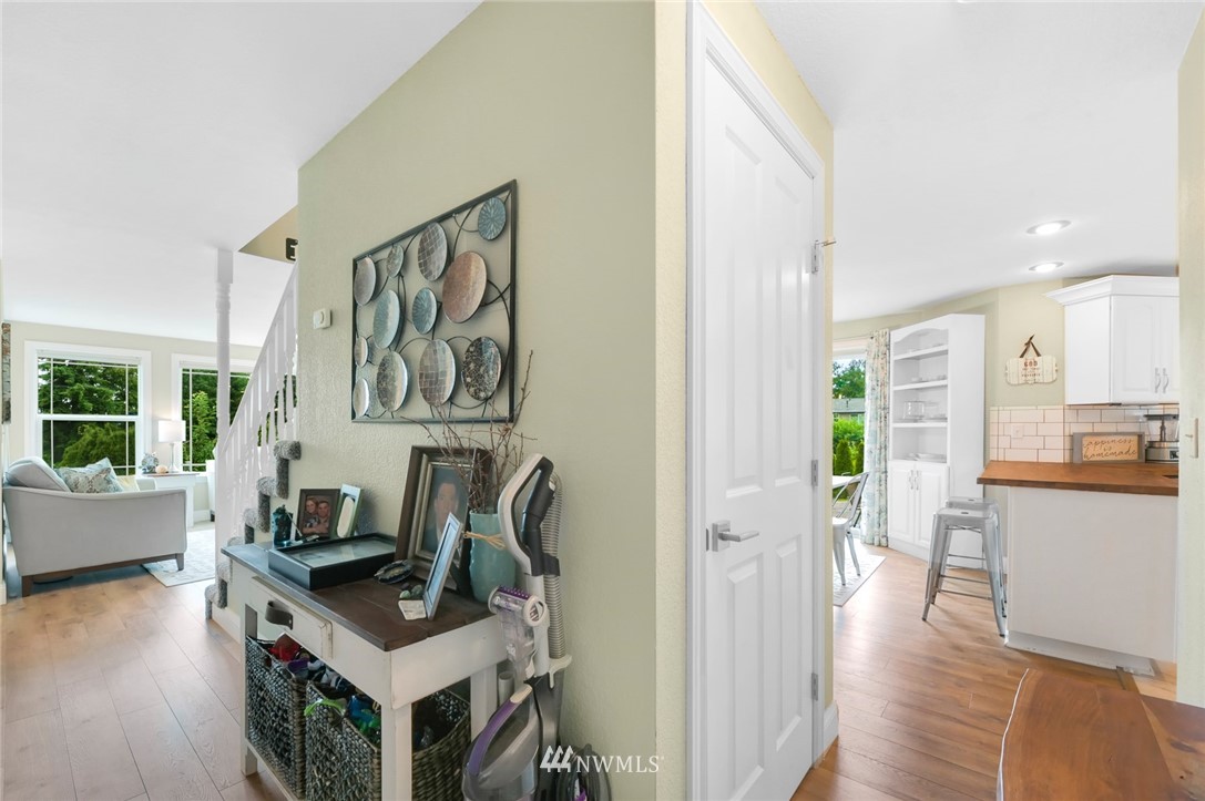810 North Waugh Road Mount Vernon, WA 98273 - Photo 10 of 40 Gallery Image 10