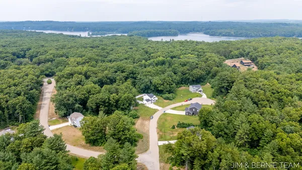 $399,900 | 1692 Ryan Woods Court, Allegan, MI 49010