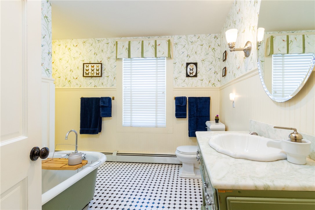 32 Broad Street Warren, RI 02885 - Photo 36 of 45 Bedroom 4 ensuite