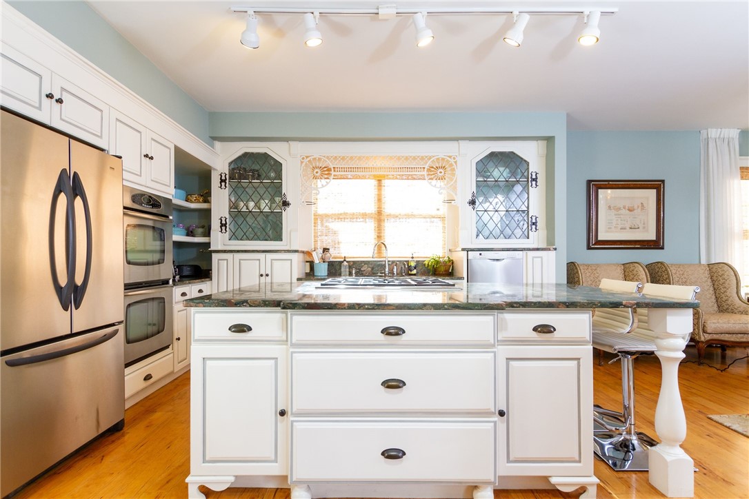 32 Broad Street Warren, RI 02885 - Photo 9 of 45 Kitchen