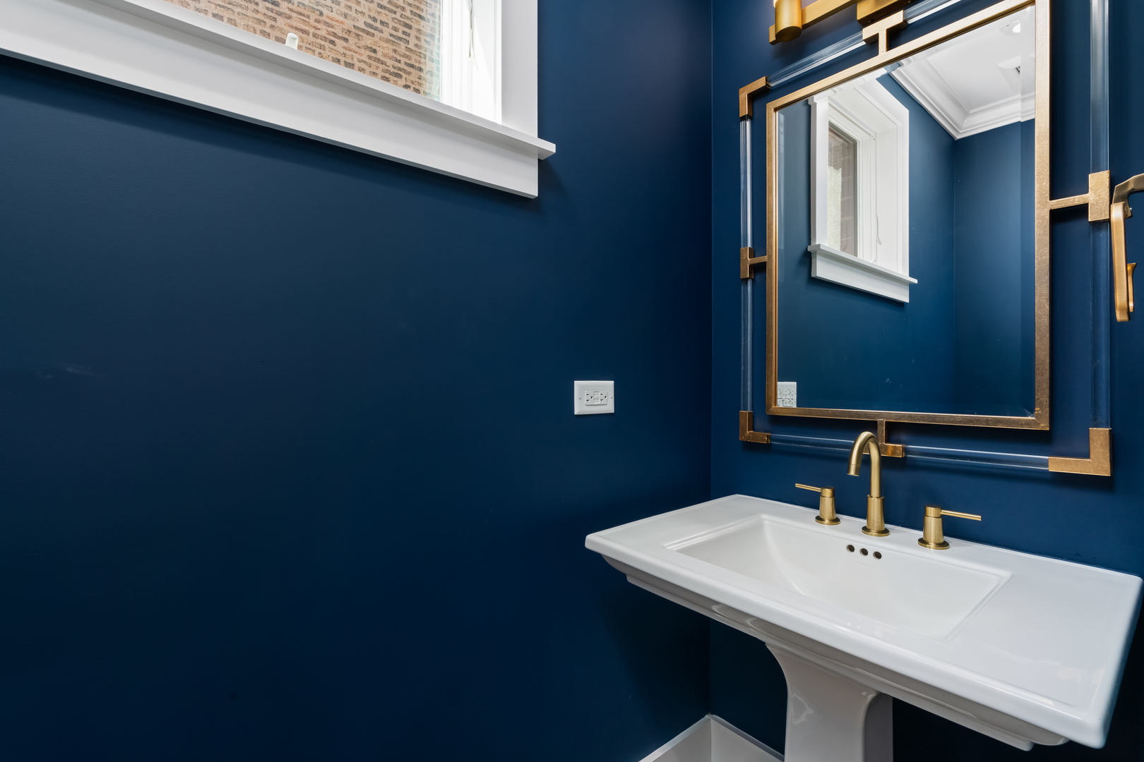 1841 West Addison Street Chicago, IL 60613 - Photo 38 of 48 Gallery Image 38