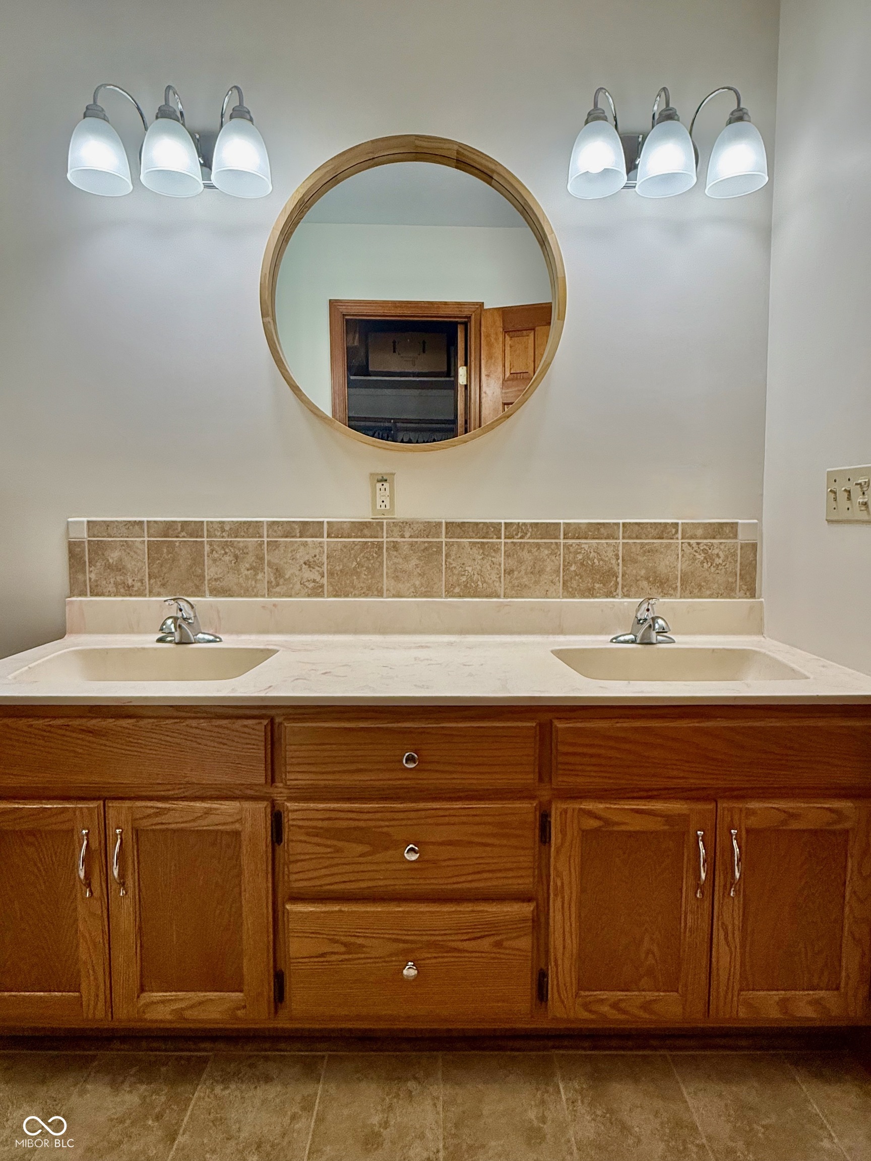 12901 South 550 West Columbus, IN 47201 - Photo 18 of 54
