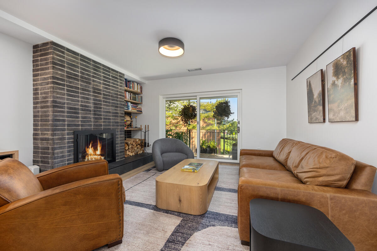 2311 Wealthy Street Southeast, Unit 22 Grand Rapids, MI 49506 - Photo 13 of 31 IMG_1003 (29)