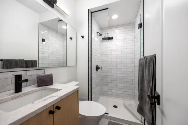 $4,000 | 2311 Wealthy Street Southeast, Unit 22, East Grand Rapids, MI 49506