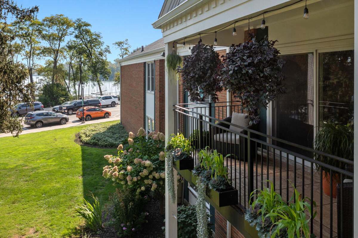 2311 Wealthy Street Southeast, Unit 22 Grand Rapids, MI 49506 - Photo 23 of 31 IMG_1026 (17)