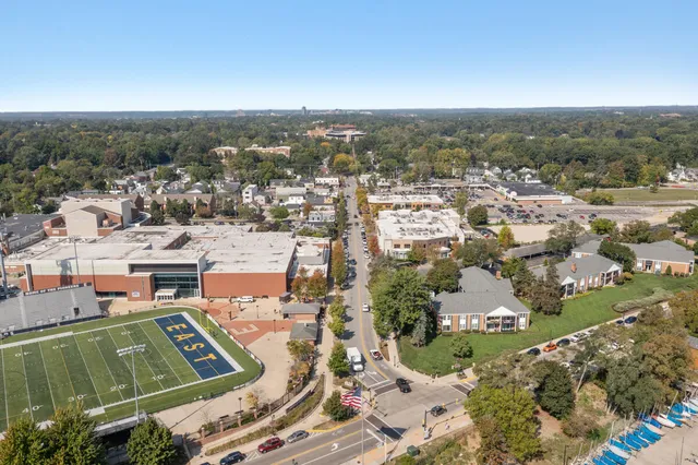 $4,000 | 2311 Wealthy Street Southeast, Unit 22, Grand Rapids, MI 49506