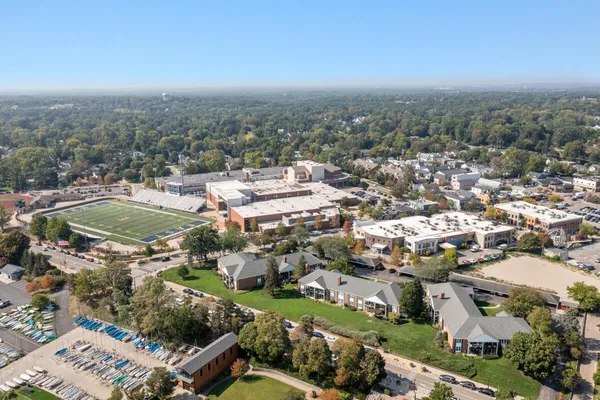 $4,000 | 2311 Wealthy Street Southeast, Unit 22, East Grand Rapids, MI 49506