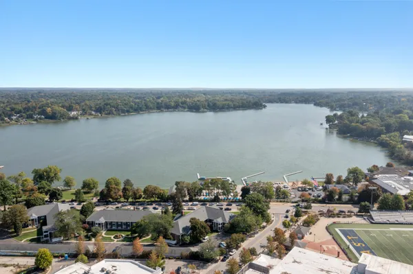 $4,000 | 2311 Wealthy Street Southeast, Unit 22, East Grand Rapids, MI 49506