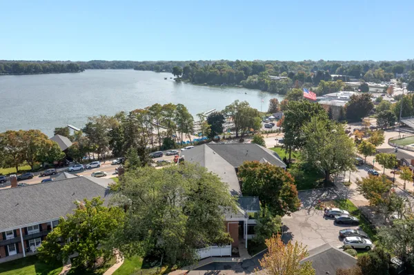 $4,000 | 2311 Wealthy Street Southeast, Unit 22, East Grand Rapids, MI 49506