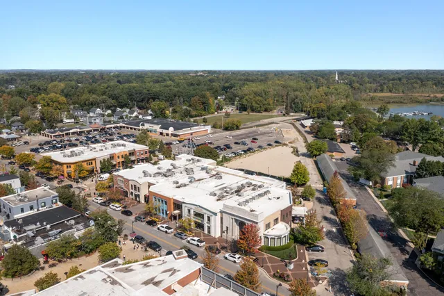 $4,000 | 2311 Wealthy Street Southeast, Unit 22, Grand Rapids, MI 49506