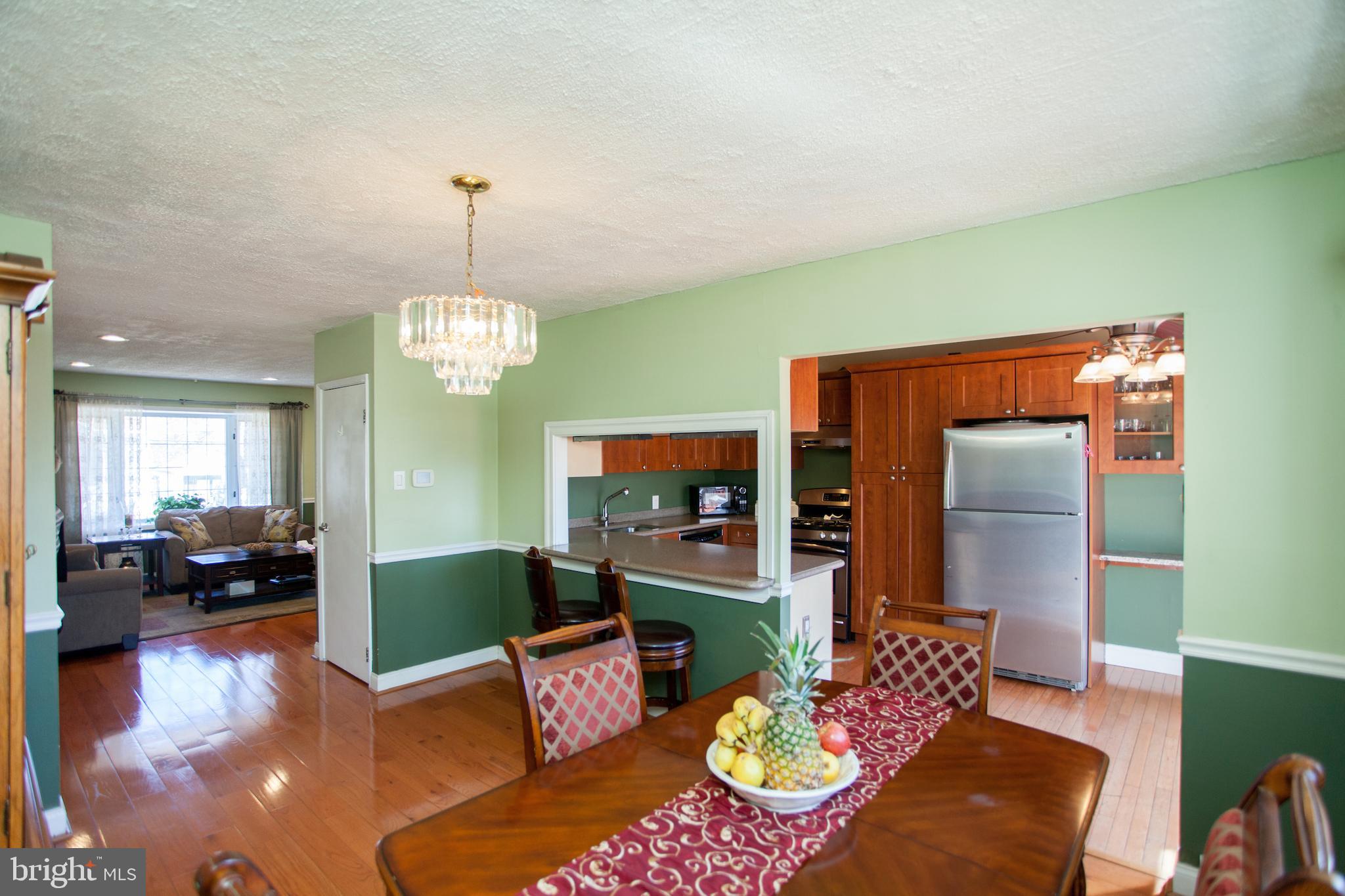 12516 Chilton Road Philadelphia, PA 19154 - Photo 15 of 73 Dining Room/Kitchen