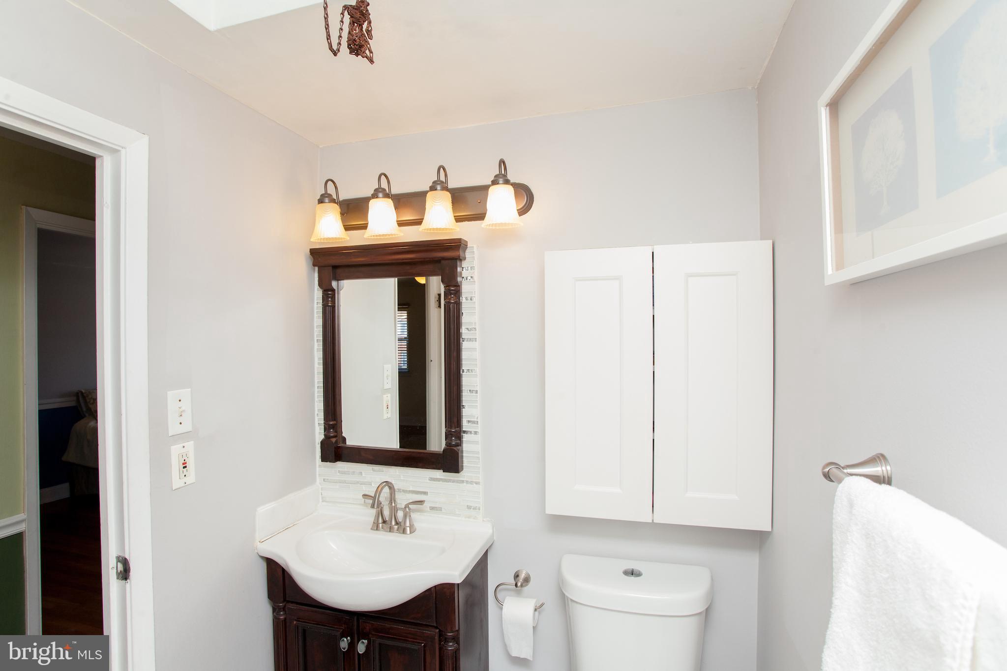 12516 Chilton Road Philadelphia, PA 19154 - Photo 43 of 73 Hall Bath