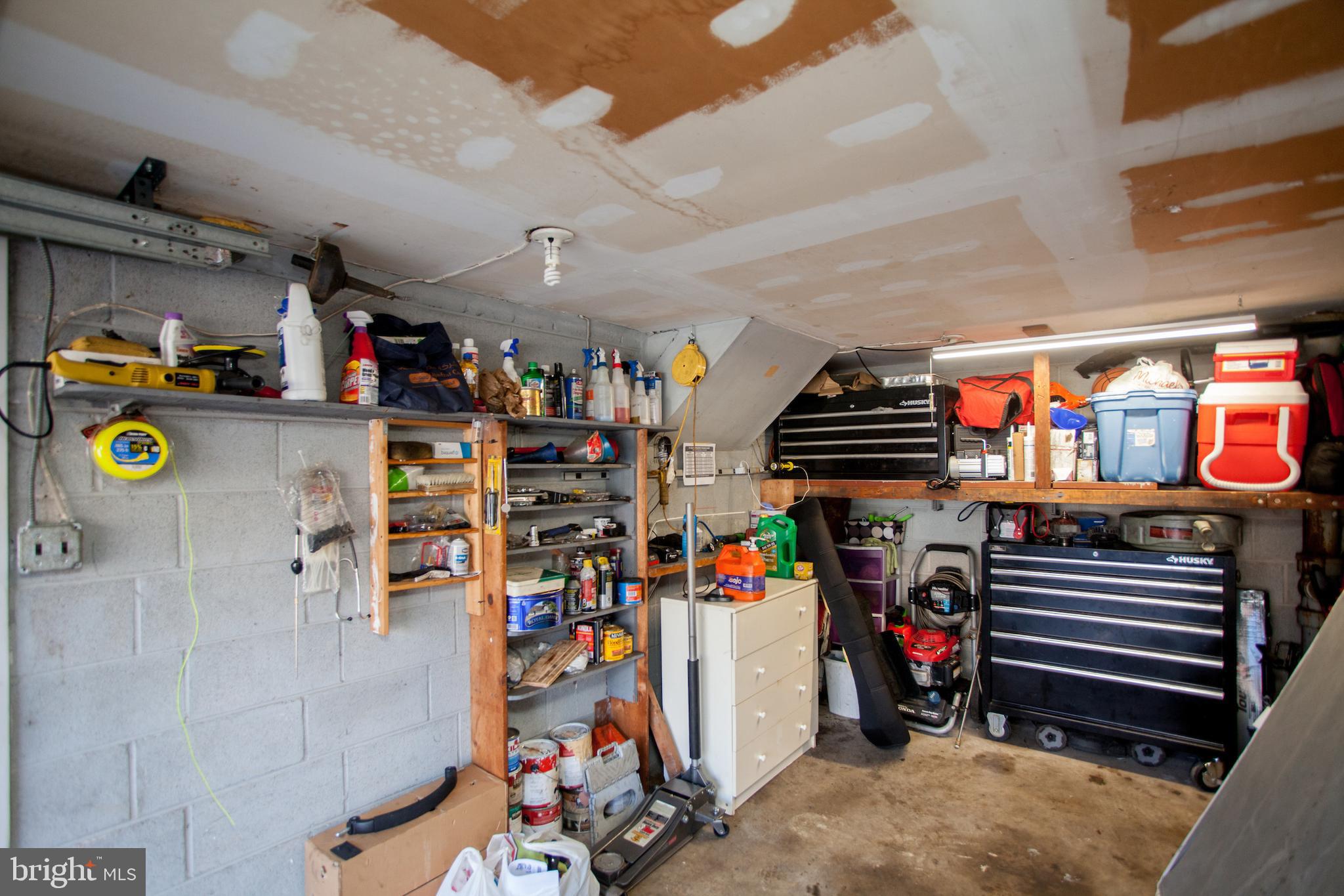 12516 Chilton Road Philadelphia, PA 19154 - Photo 56 of 73 Garage