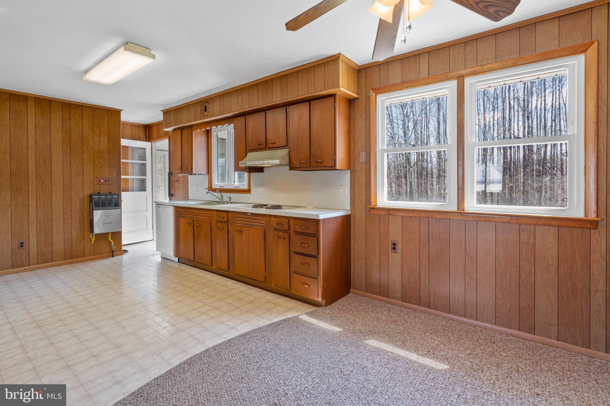 129 Barnsboro Road Sewell, NJ 08080 - Photo 16 of 56