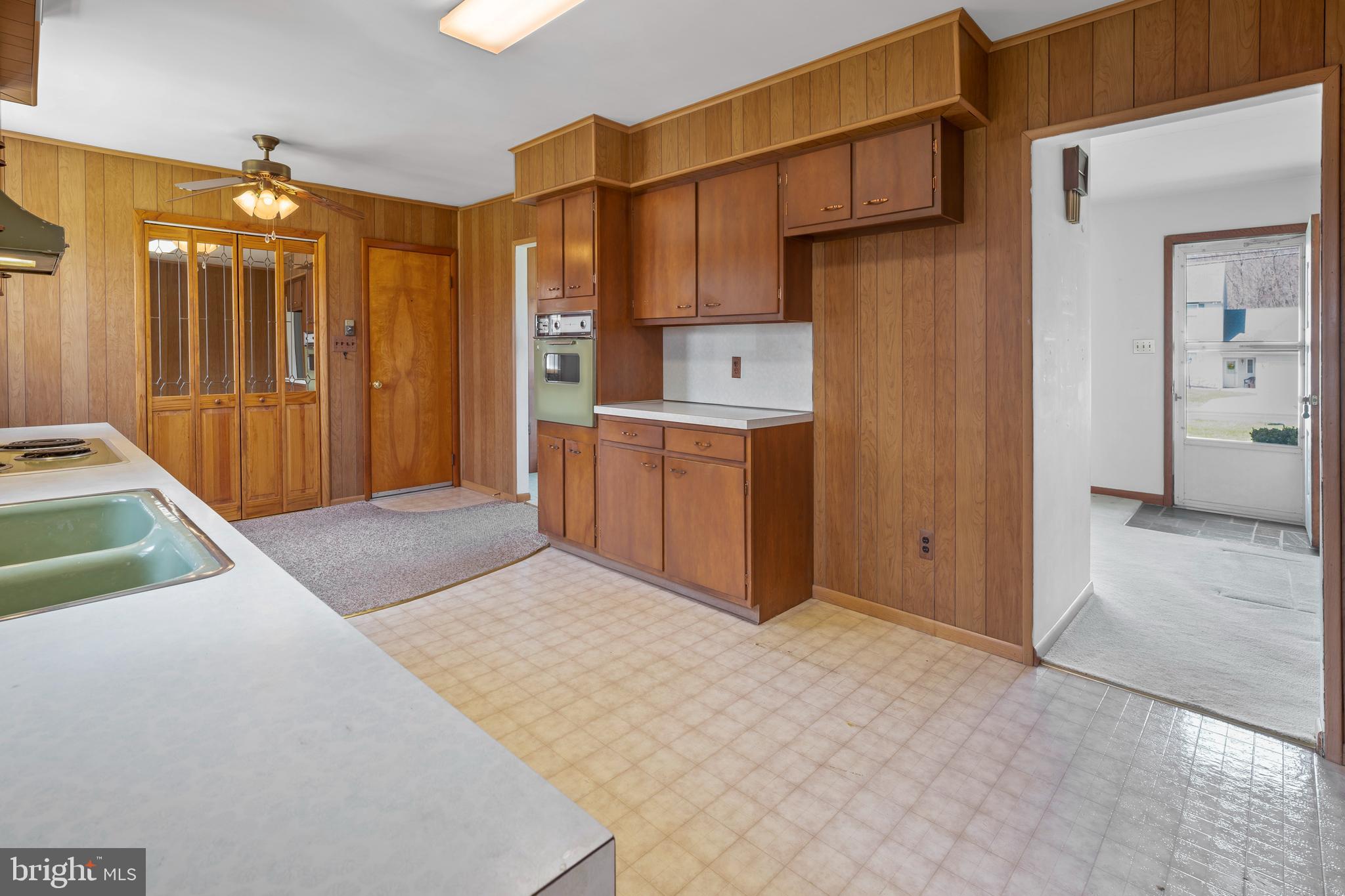 129 Barnsboro Road Sewell, NJ 08080 - Photo 17 of 56