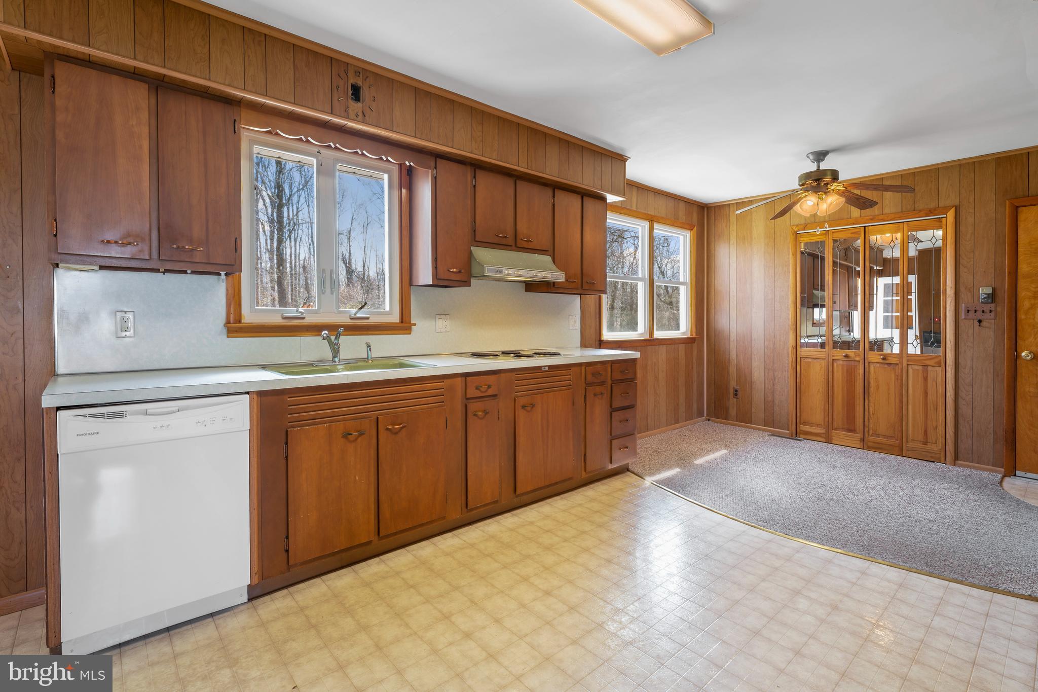 129 Barnsboro Road Sewell, NJ 08080 - Photo 22 of 56