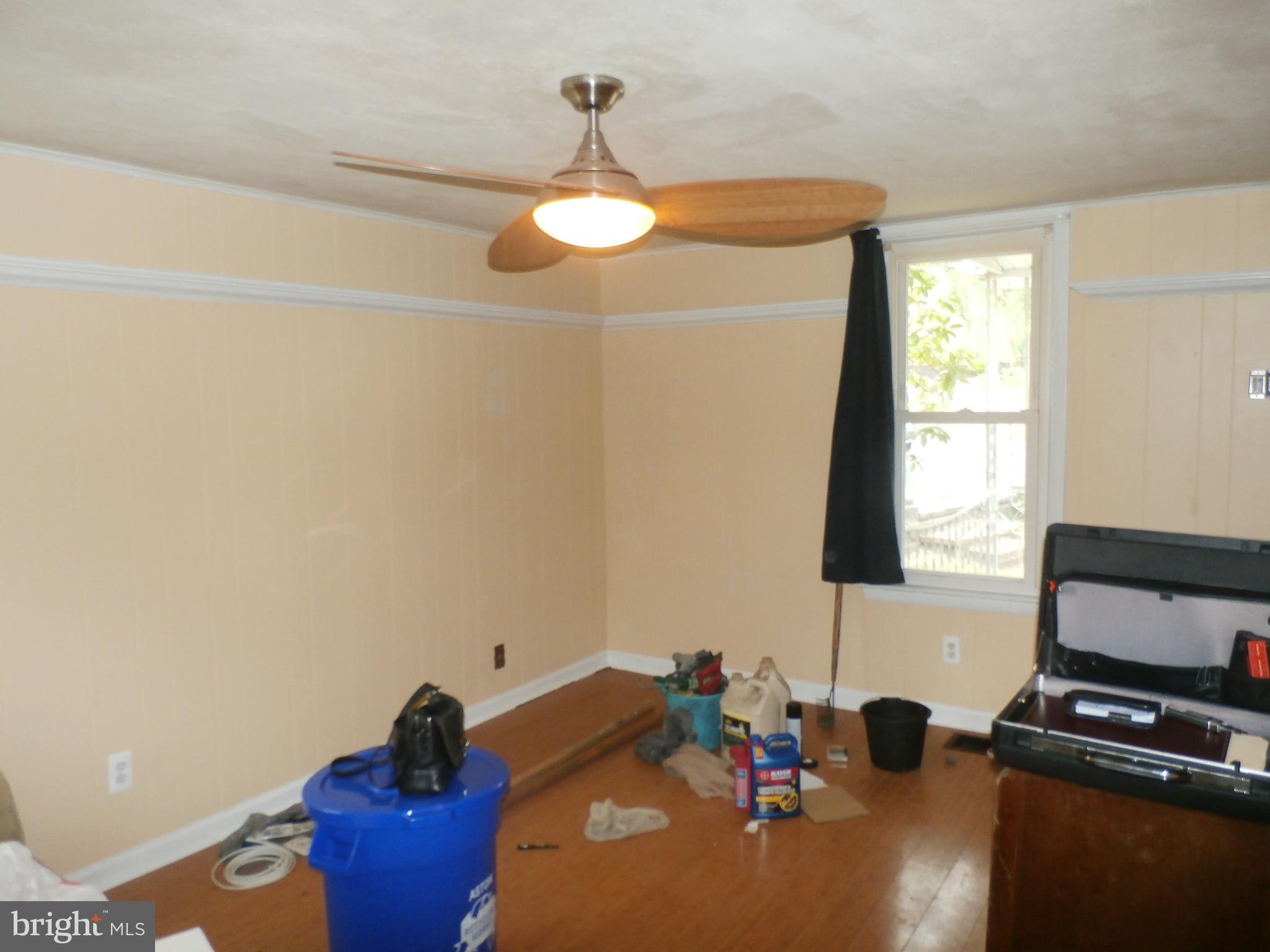 416 Crozerville Road Aston, PA 19014 - Photo 7 of 14 Living room