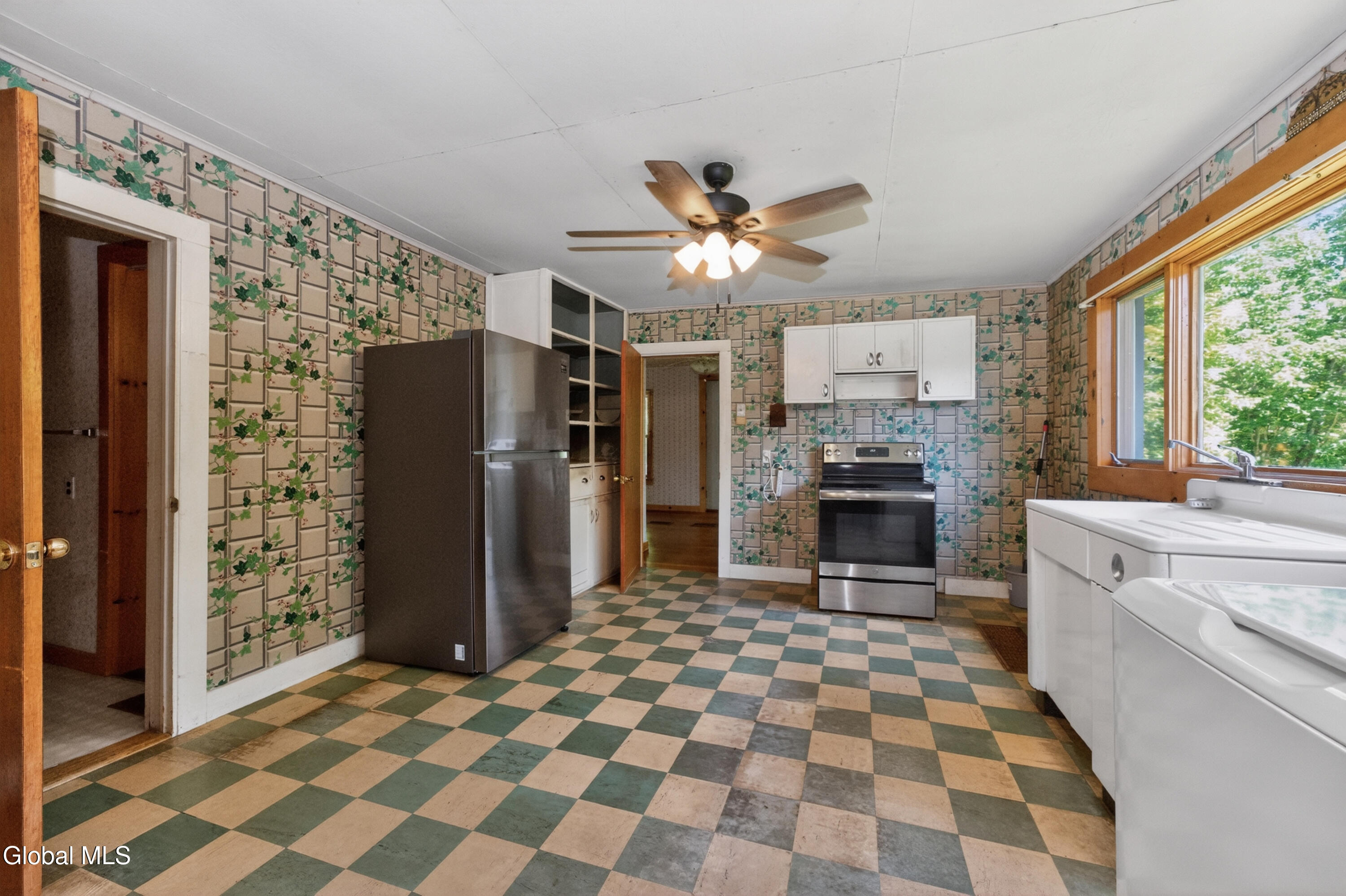652 County Rte 49 Cossayuna, NY 12823 - Photo 22 of 54 3 Kitchen 4