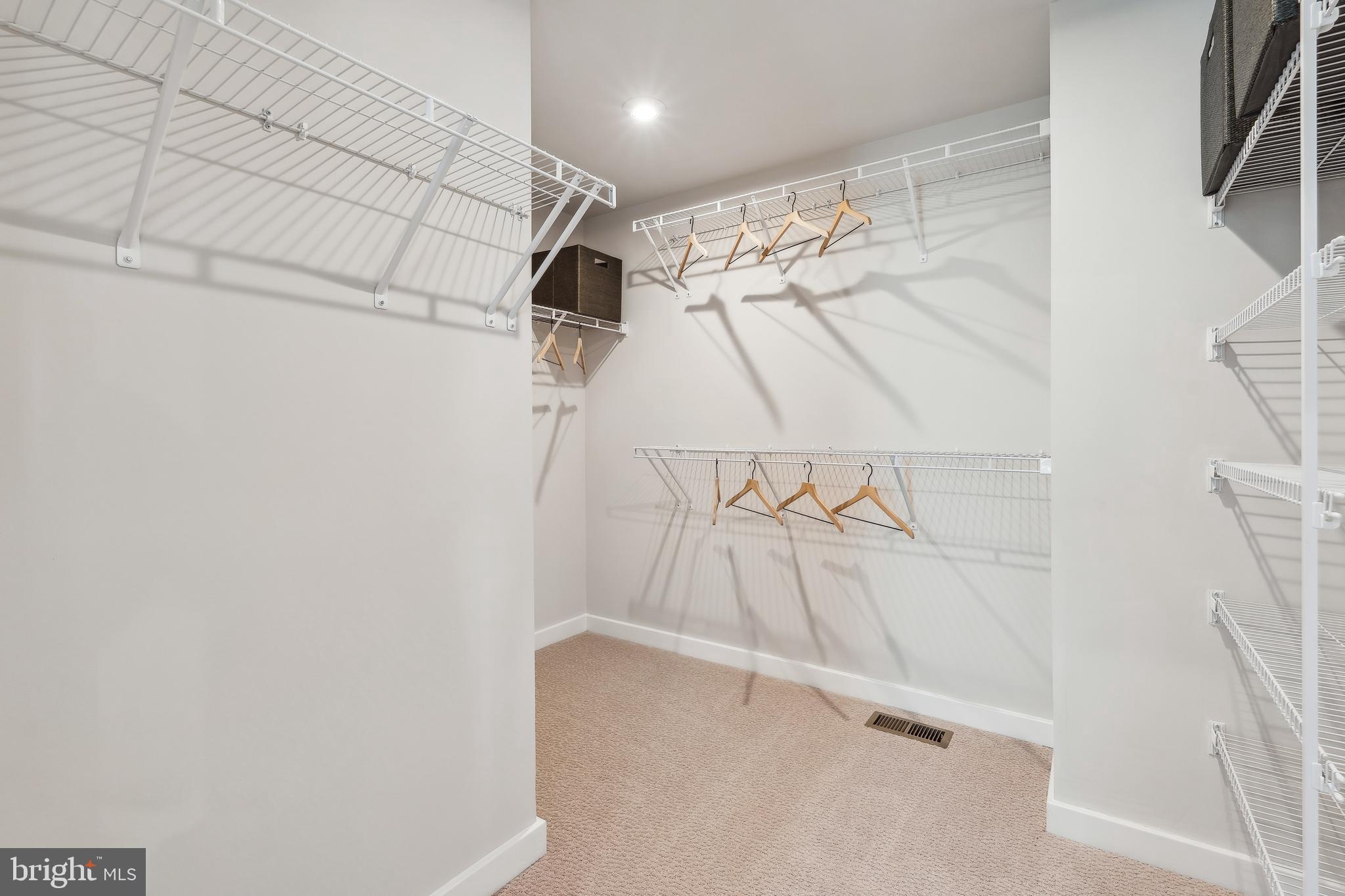 207 Chianti Terrace Southeast Leesburg, VA 20175 - Photo 20 of 29