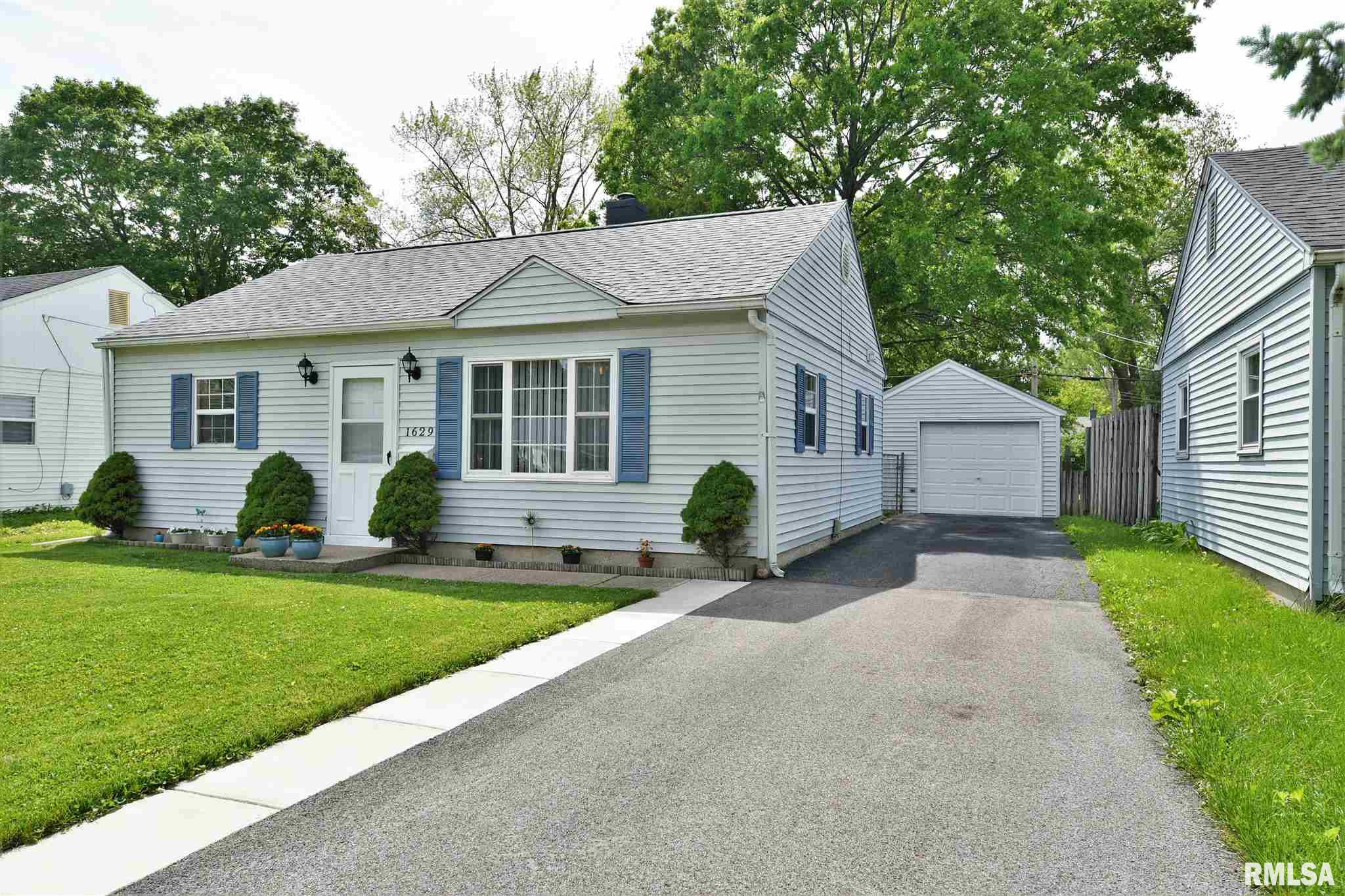 1629 North 20th Street Springfield, IL 62702 - Photo 1 of 22