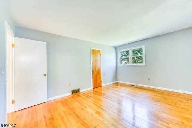 $3,700 | 58 Hawks School House Road, Bloomsbury, NJ 08804