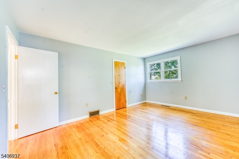 58 Hawks School House Road Bloomsbury, NJ 08804 - Photo 15 of 33