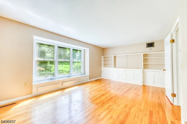 $3,700 | 58 Hawks School House Road, Bloomsbury, NJ 08804