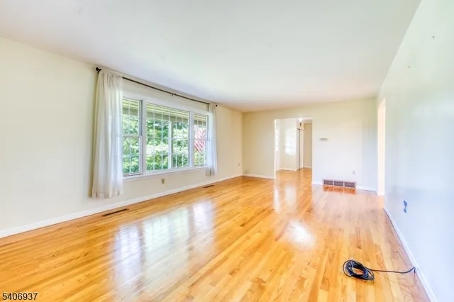 $3,700 | 58 Hawks School House Road, Bloomsbury, NJ 08804