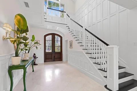 a view of entryway with a front door