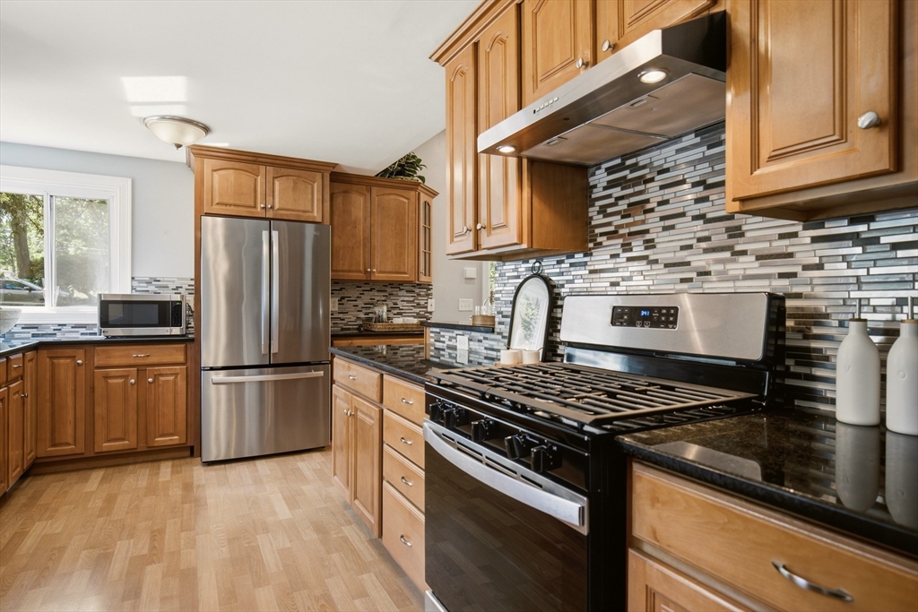 31 Harrow Road Norwood, MA 02062 - Photo 10 of 42 Gallery Image 10