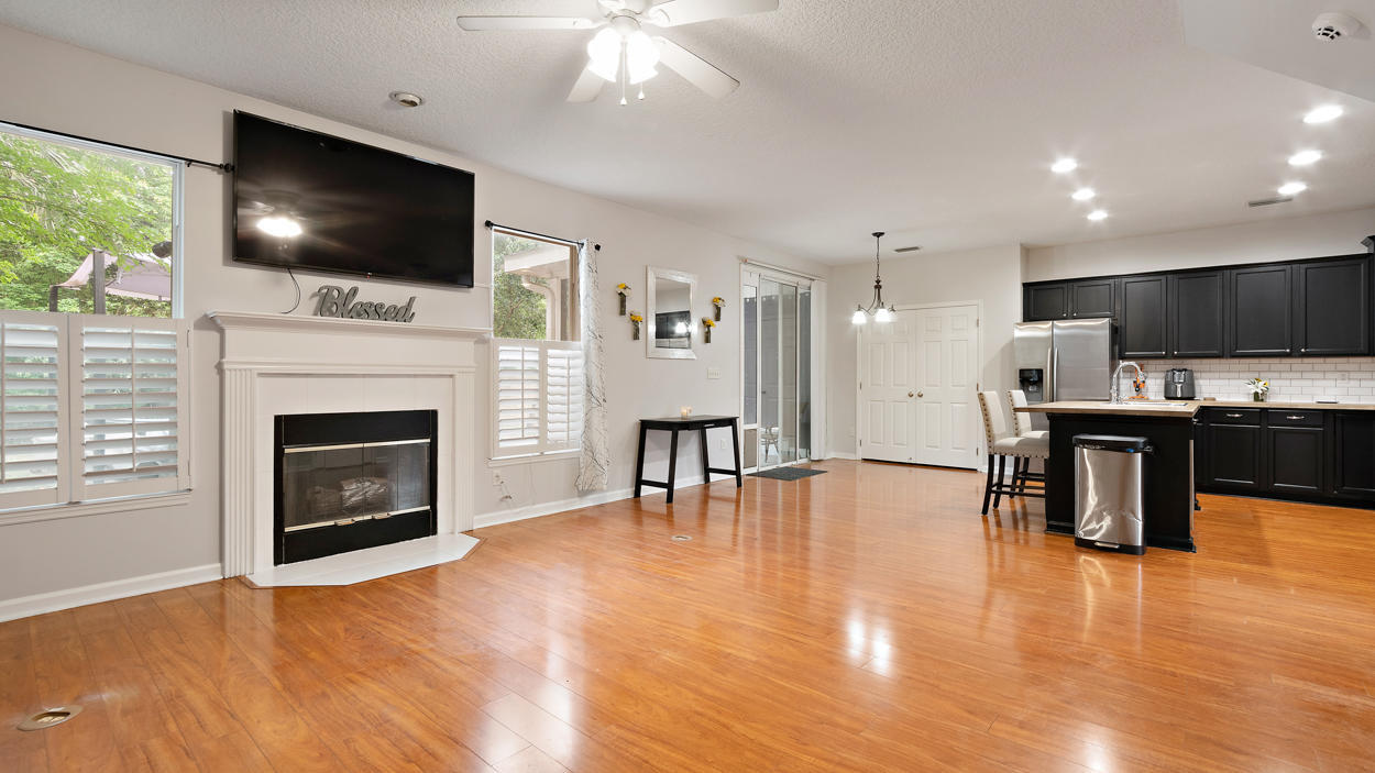 5950 Round Table Road Jacksonville, FL 32254 - Photo 12 of 35 DSC06571