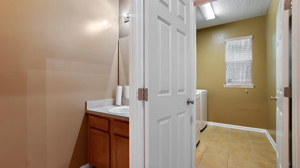 5950 Round Table Road Jacksonville, FL 32254 - Photo 13 of 35 DSC06544