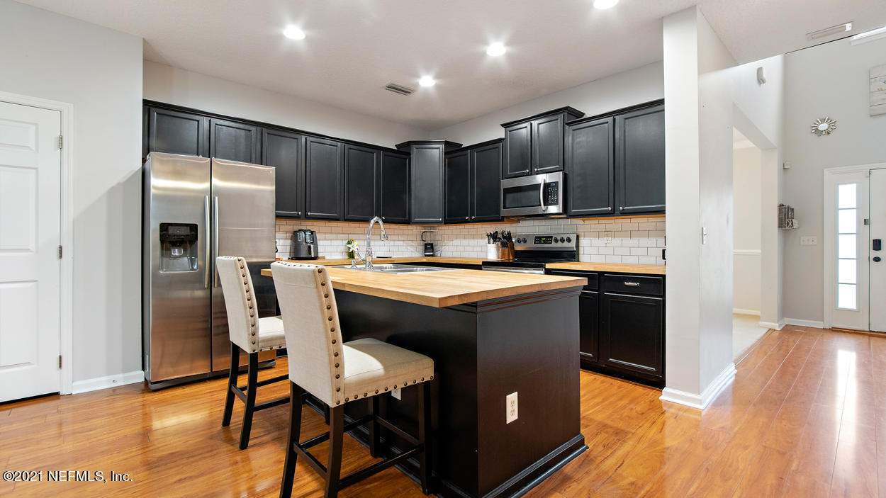 5950 Round Table Road Jacksonville, FL 32254 - Photo 5 of 35 DSC06472