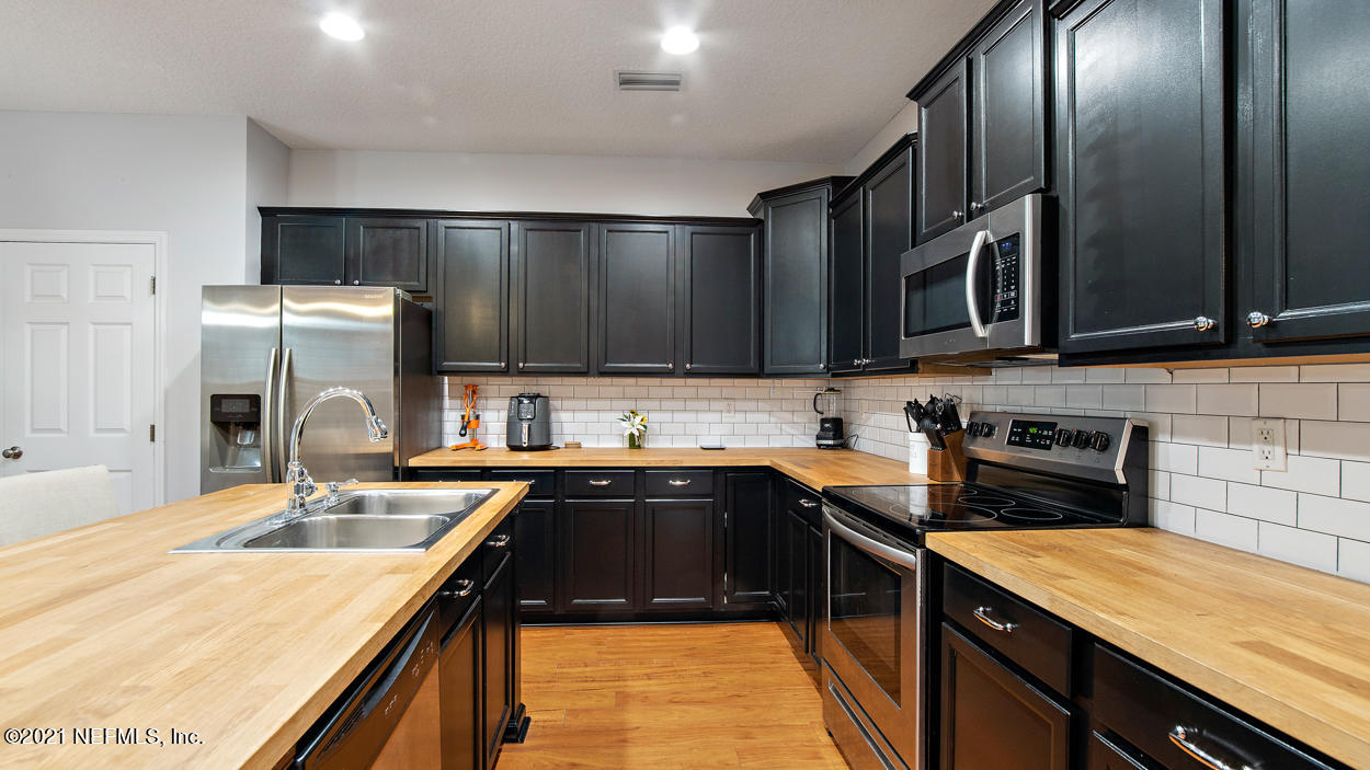 5950 Round Table Road Jacksonville, FL 32254 - Photo 6 of 35 DSC06481