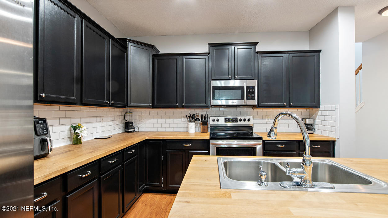 5950 Round Table Road Jacksonville, FL 32254 - Photo 7 of 35 DSC06490
