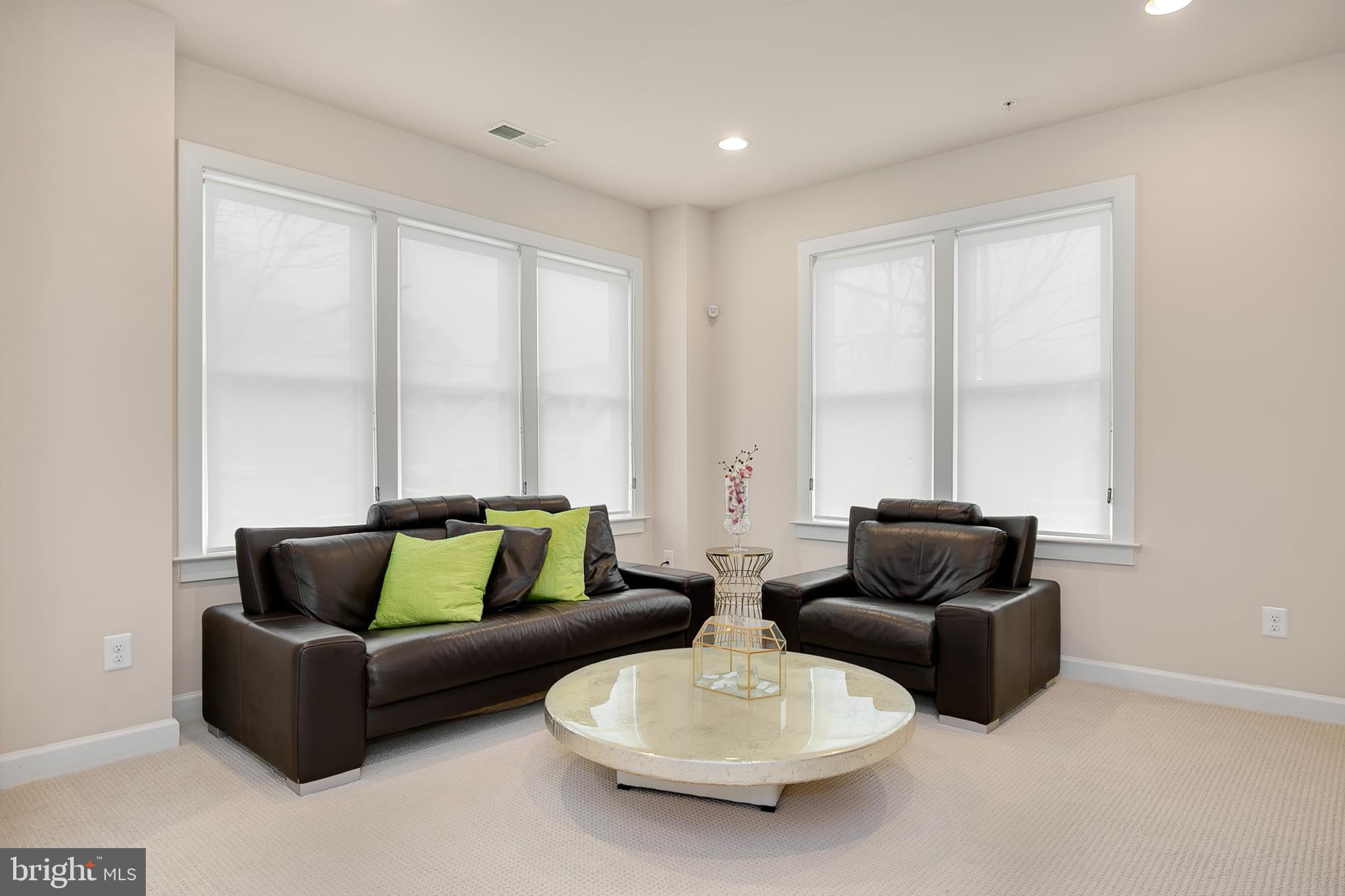 1148 South Glebe Road Arlington, VA 22204 - Photo 3 of 44