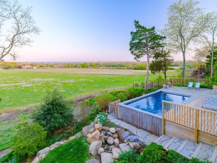 $2,200,000 | 255 South View Drive, Orient, NY 11957