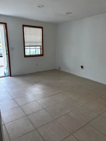 $1,800 | 1260 Dr Martin Luther King Jr Boulevard, Riviera Beach, FL 33404