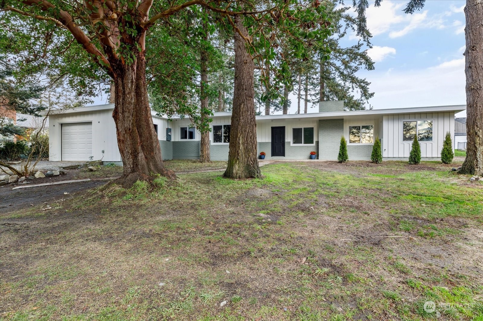 1096 View Ridge Drive Oak Harbor, WA 98277 - Photo 2 of 27 Gallery Image 2