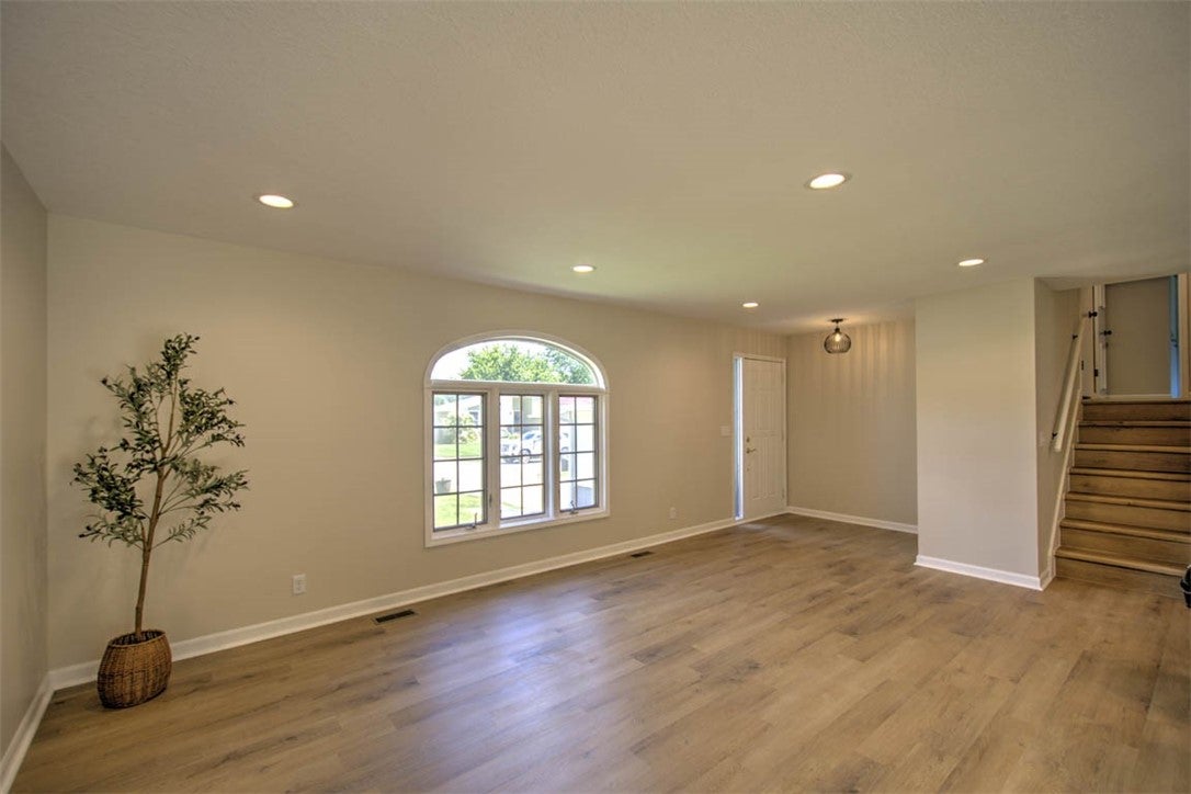 4487 Hale Drive Decatur, IL 62526 - Photo 8 of 28 Gallery Image 8