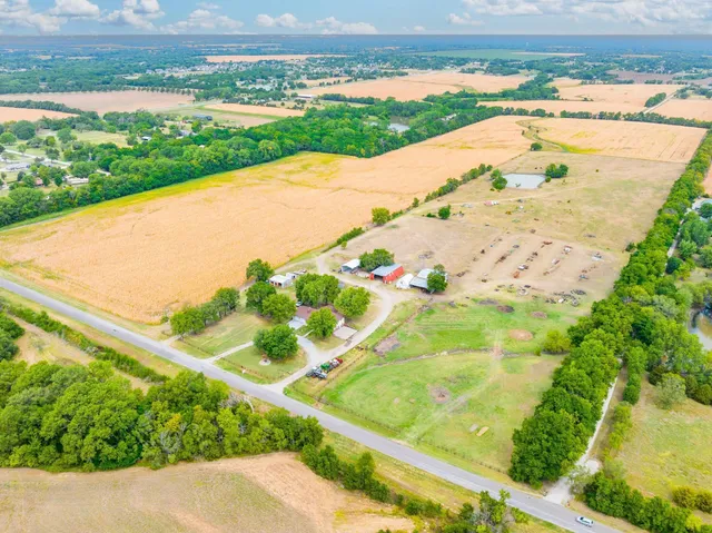 $600,000 | 15568 Southwest 160th Street, Rose Hill, KS 67133