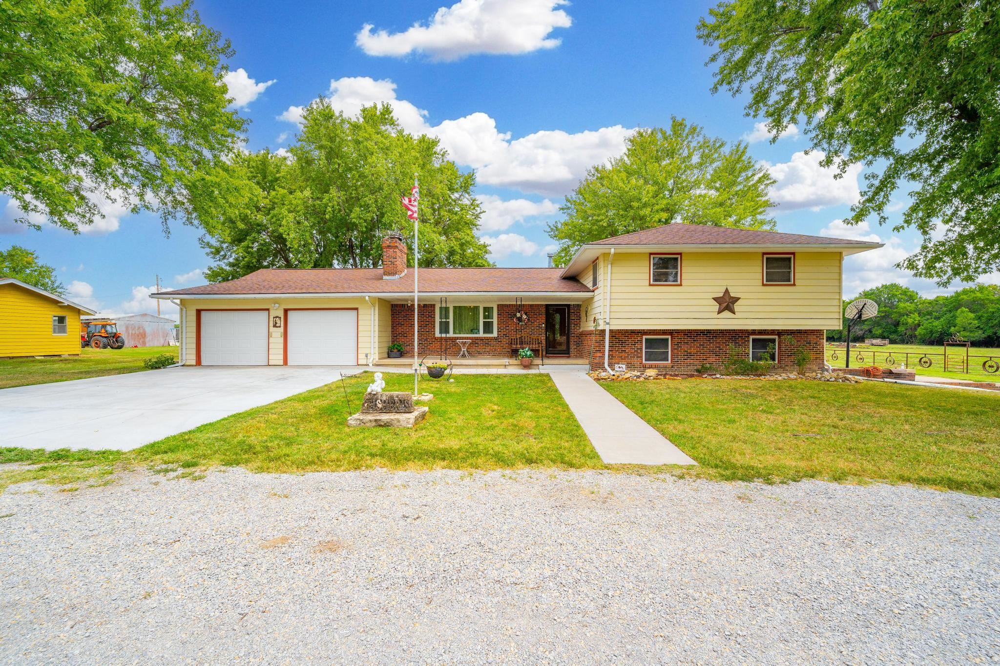 15568 Southwest 160th Street Rose Hill, KS 67133 - Photo 3 of 36