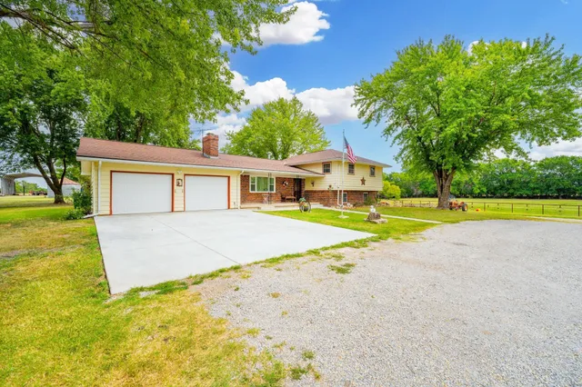 $600,000 | 15568 Southwest 160th Street, Rose Hill, KS 67133